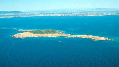 Isola di Mal Ventre - bezludna wyspa u wybrzeży Sardynii wystawiona na sprzedaż