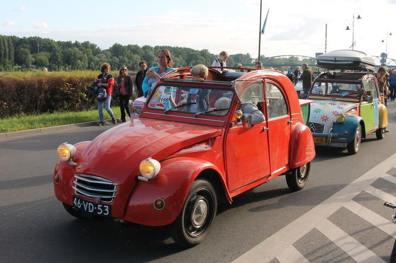 21. Światowy Zlot Miłośników Citroëna 2CV Toruń 2015