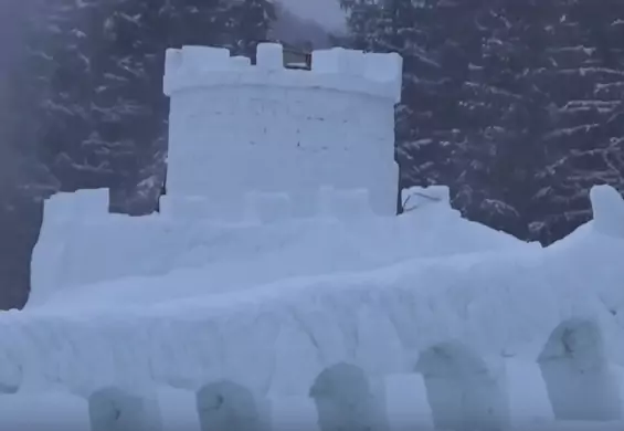 Niesamowity labirynt wykonany w całości z lodu w Zakopanem. Największy na świecie!