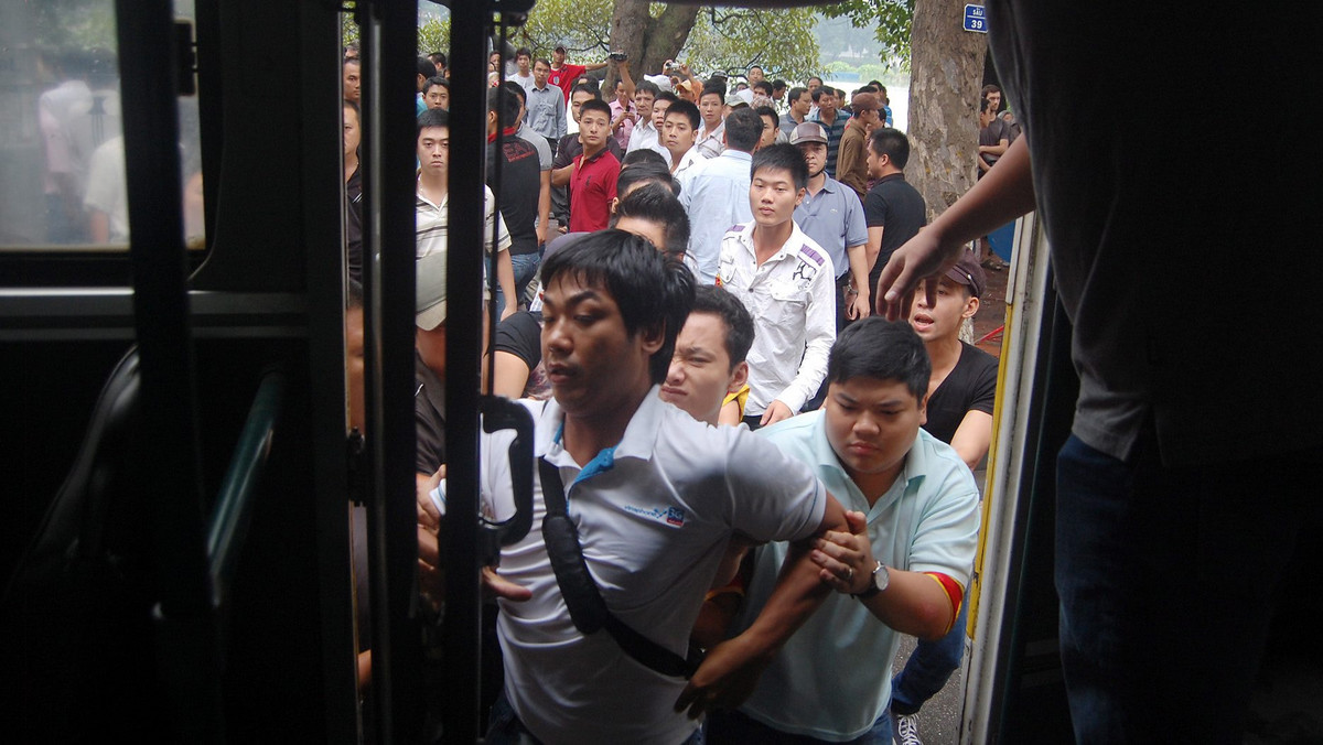 Wietnamskie władze aresztowały 50 osób w następstwie niedzielnej antychińskiej demonstracji w Hanoi - poinformował stołeczny dziennik "Hanoi Moi".