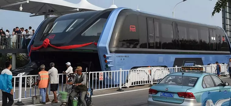 Chińczycy testują autobus-tunel