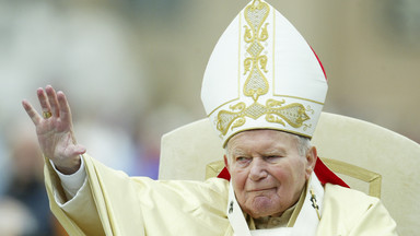 Premier Morawiecki: pierwsza pielgrzymka Jana Pawła II przyniosła Polakom światło