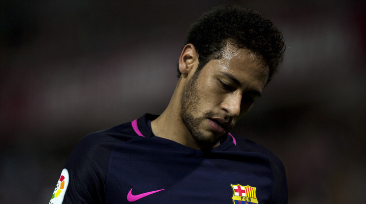 Neymar sírt /Fotó: AFP