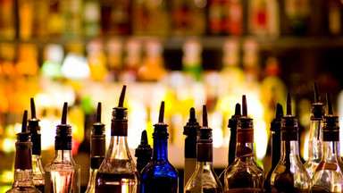 Sejmowa komisja za podwyżką akcyzy na alkohol i papierosy