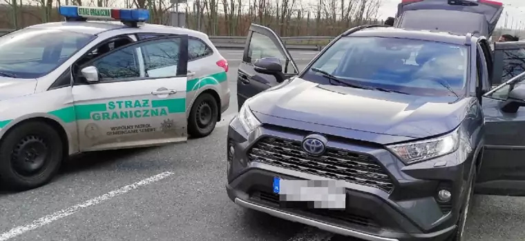 Cudzoziemiec jechał skradzioną Toyotą RAV4. Wpadł na granicy polsko-niemieckiej