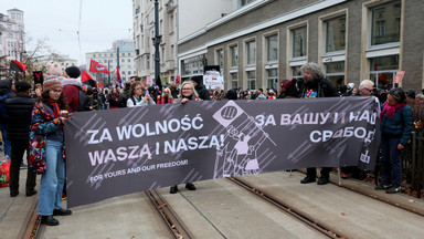 "Za wolność waszą i naszą". Manifestacja antyfaszystów w Warszawie 