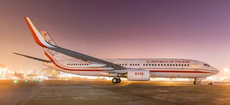 Boeing 737-800 "VIP" z biało-czerwoną szachownicą - samolot do przewozu najważniejszych osób w państwie