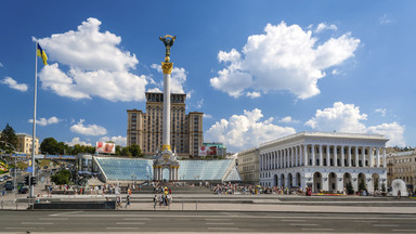 Nowa rewolucja w Kijowie. Broda i biodrówki zamiast karabinu