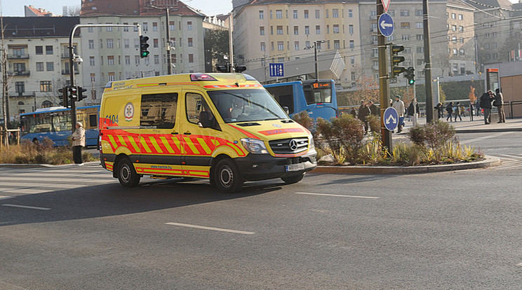 A gyanú szerint a mentők megerőszakolhatták a fiatal lányt, akihez rosszullét miatt hívták őket (Képünk illusztráció!) /Fotó: Gy.Balázs Béla