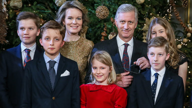 Belgijska rodzina królewska na koncercie bożonarodzeniowym. Wyglądają uroczo