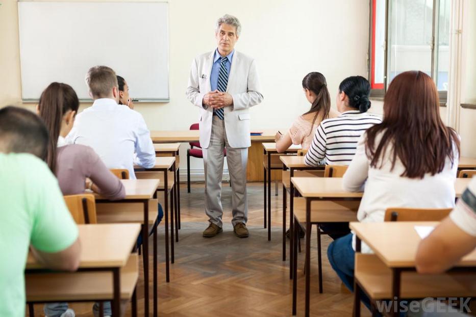 A professzor a záróvizsgán igen nehéz kérdést tett fel diákjainak. Csupán egy diák tudott felelni a kérdésre, az ő válasza azonban zseniális volt!