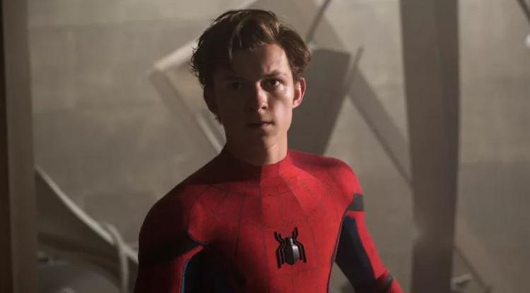 Többé nem piros-kék Pókember ruhája - Tom Holland bemutatta az új szettet... imádjuk.