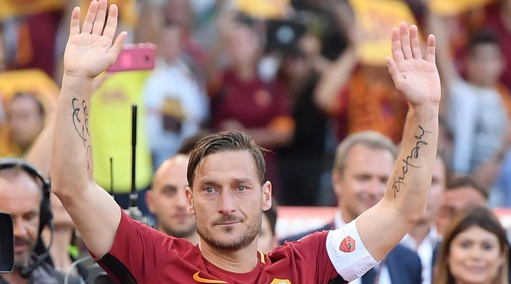 Francesco Totti búcsúzik az AS Romától - megint/Fotó: MTI/EPA/Claudio Peri