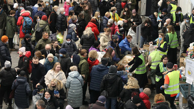 Mężczyźni zapraszają Ukrainki do domu, oczekując "dowodu wdzięczności" 