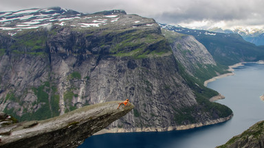 Polak potrafi - ekstremalny wypoczynek na norweskich klifach
