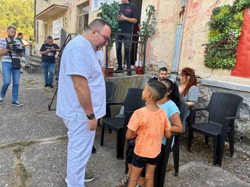 Dr Milan Lazarević