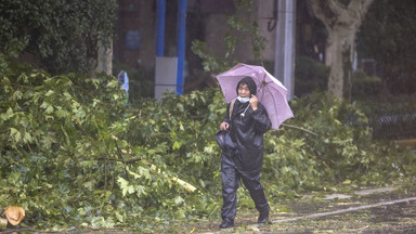 Tajfun In-fa paraliżuje Szanghaj. Prawie 500 tys. osób ewakuowanych