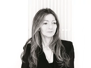 Sarah Fabergé pełni funkcję dyrektora ds. projektów specjalnych, jest ambasadorem marki, a także współtworzy Radę Dziedzictwa Fabergé