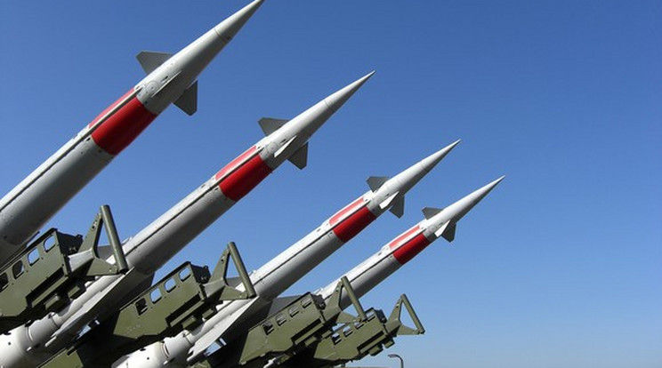 A Raytheon
amerikai hadászati cég
légvédelmi rakétáiból is rendelhet a
honvédség