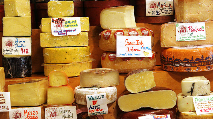 Rengeteg sajt közül választhatunk a szupoermarketekben / Fotó: Northfoto