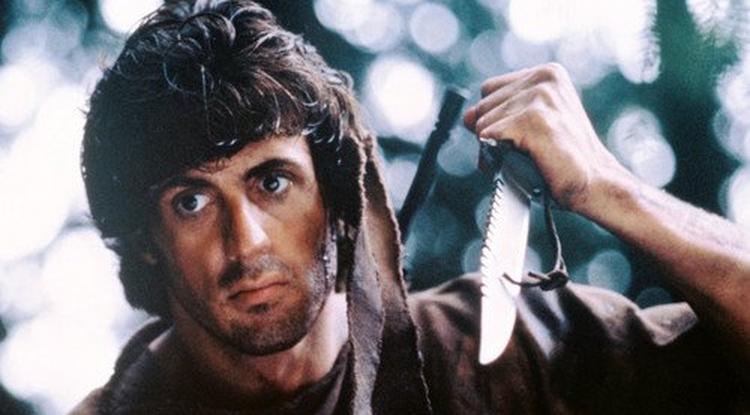 John Rambo még a régi késével.