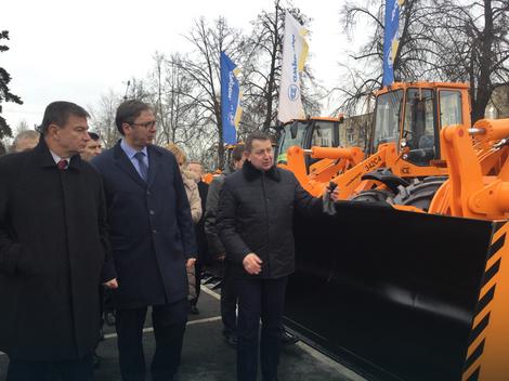 Premijer u fabrici automobila u Minsku