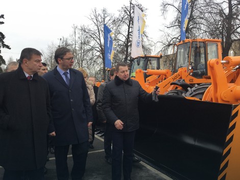 Premijer u fabrici automobila u Minsku