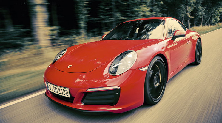 A saját átalakítású Porsche a tervek szerint egy töltéssel akár 6-7000 kilométert is megtesz / Illusztráció