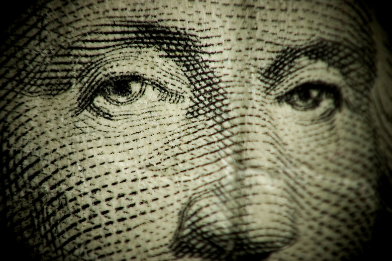 Twarz Jerzego Waszyngtona z banknotu dolarowego, fot. J Freeman.