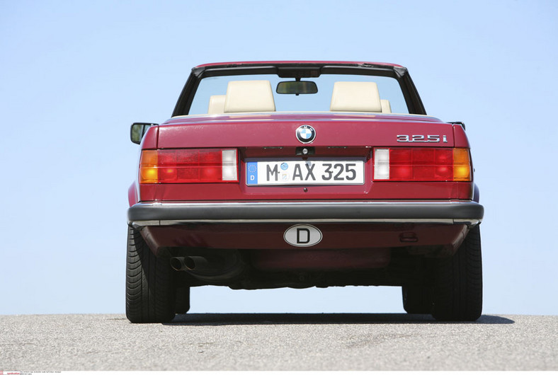 BMW E30 Cabrio - Czas na rekreację w klasycznym stylu