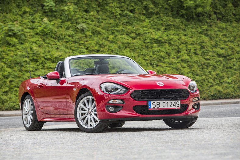 Fiat 124 Spider - fun car retro