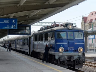 Zmiana czasu wpłynie na kursowanie 15 pociągów PKP Intercity