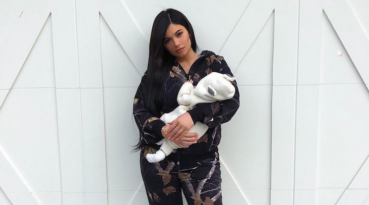 Kylie Jenner és babája, Stormi /Fotó: Northfoto