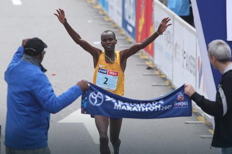 Stiven Katam, pobednik maratona