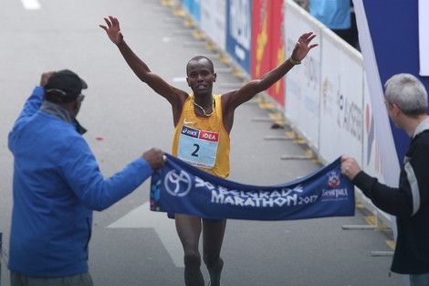 Stiven Katam, pobednik maratona