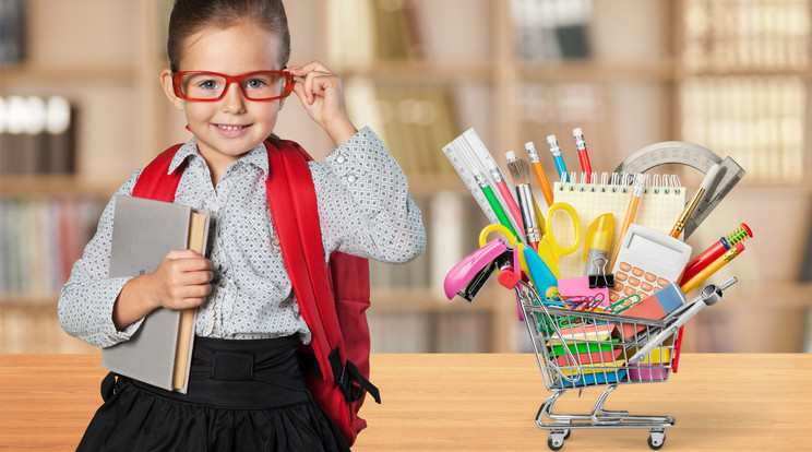 Nagyjából 50 ezer forint körüli kiadással kell számolniuk a szülőknek iskolakezdéskor /Fotó: Shutterstock 