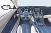 Aston Martin DB11 Volante kontra Ford Mustang Convertible