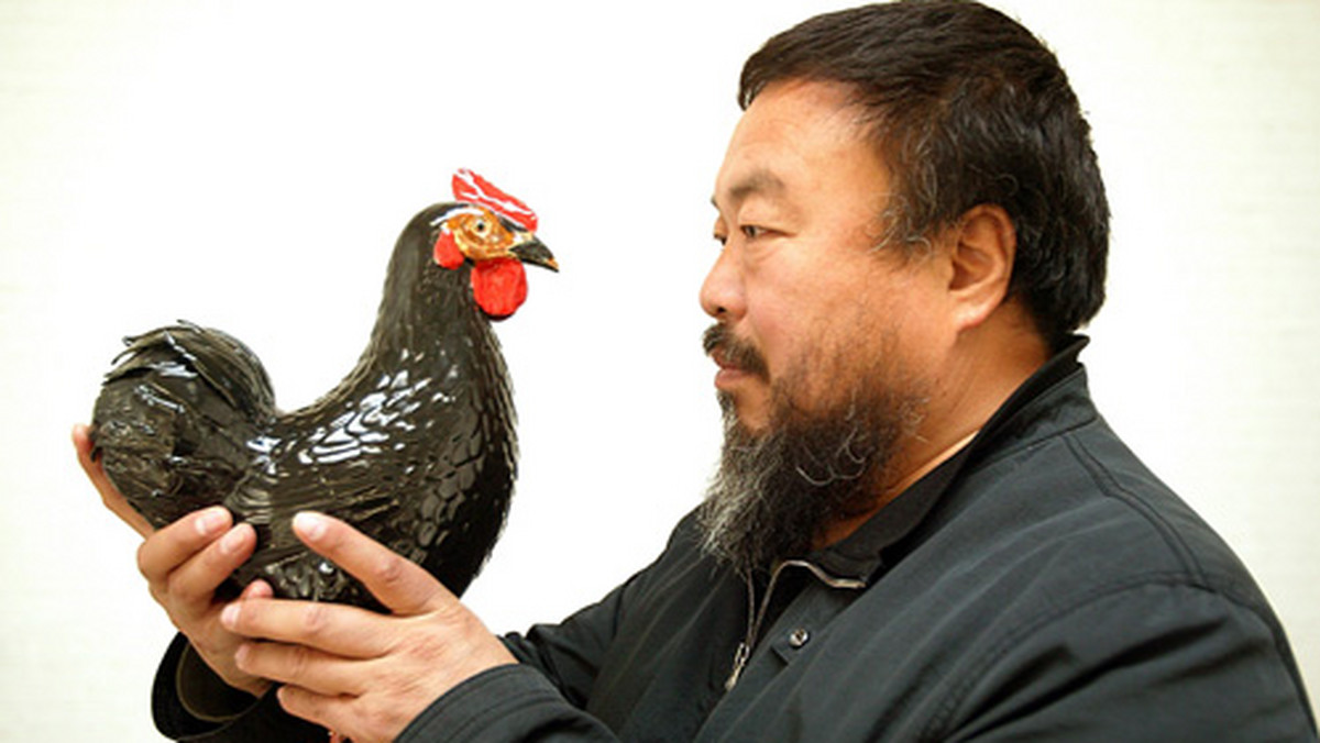 Chiński artysta i dysydent Ai Weiwei, przypuścił po raz pierwszy od swego uwolnienia pod koniec czerwca atak na chińskie władze, oskarżając je o odmawianie obywatelom podstawowych praw. Zrobił to w komentarzu opublikowanym w niedzielę na stronie internetowej "Newseeka".