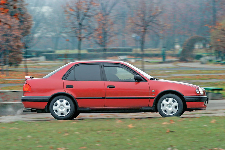 Toyota Corolla VIII - lata produkcji 1997-2001, cena od 5500 zł