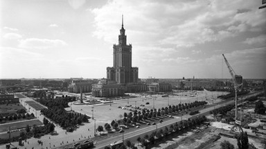 "Ruscy, won!". Warszawa 1958 oczami Anglika [Fragment książki]