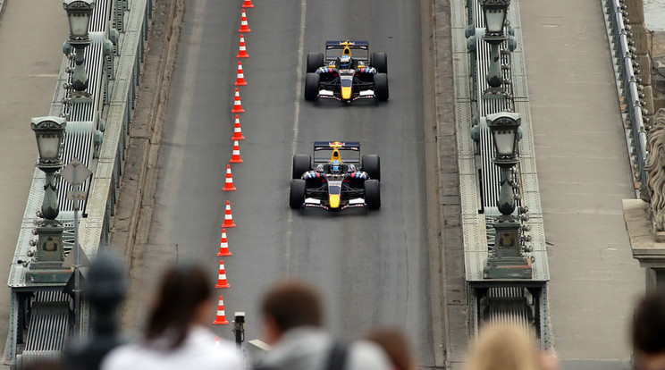 Tavaly is nagy sikert aratott az utcai Forma–1-es buli – idén Valtteri Bottas és Daniel Ricciardo is eljön Budapestre /Fotó: RAS
