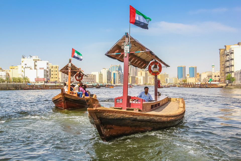 Khor Dubai, tradycyjny port handlowy w Dubaju, Zjednoczone Emiraty Arabskie