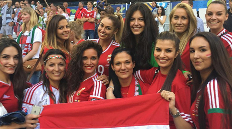 Együtt a csapat! A magyar focisták feleségei, barátnői is egy csapatot alkatnak a lelátón /Fotó: Instagram