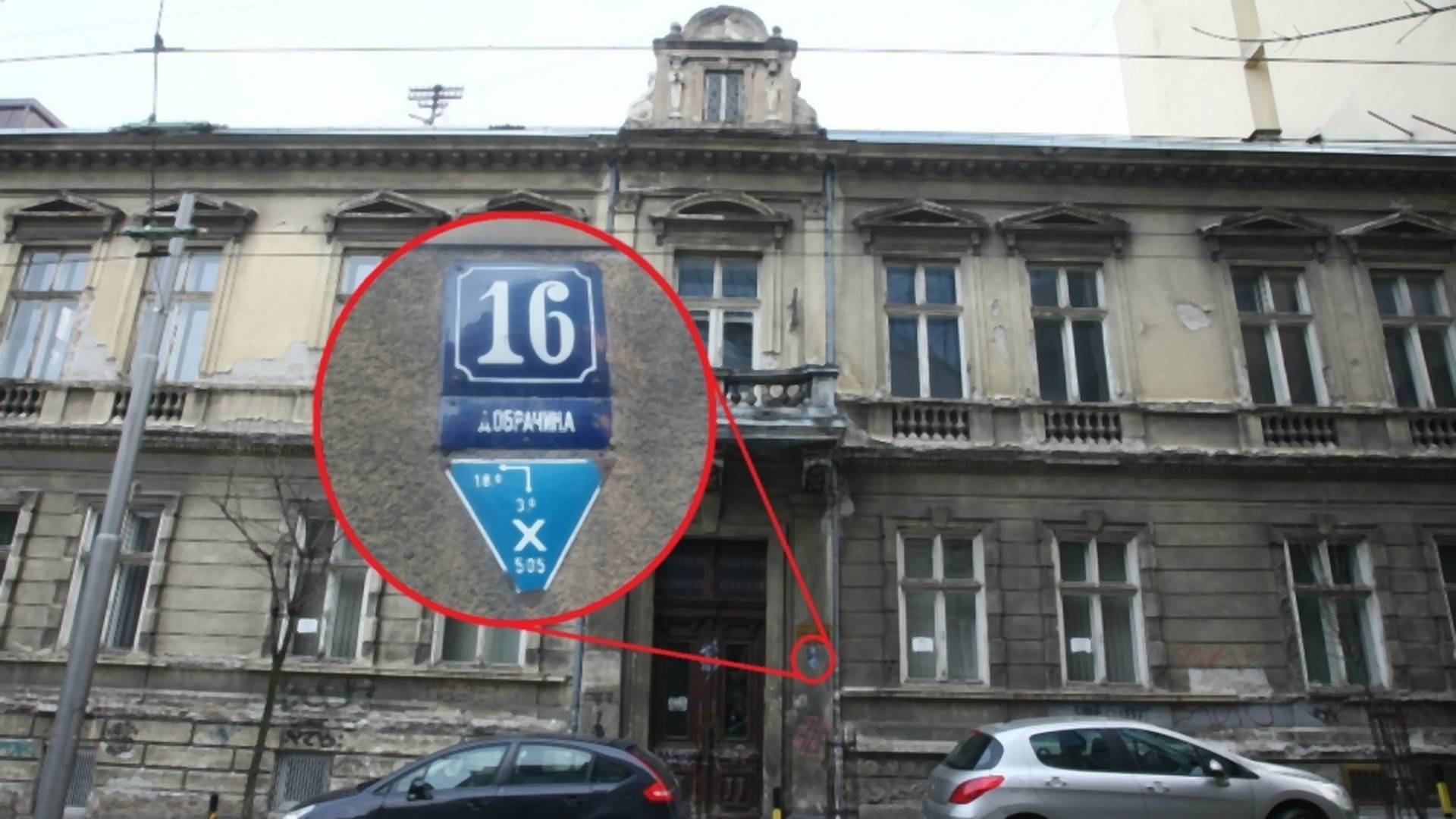 Šta znače misteriozne plave oznake ispod brojeva na BG zgradama