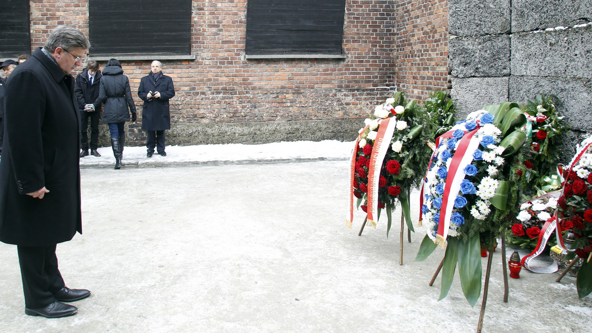 Prezydent Bronisław Komorowski powiedział dziennikarzom, że dzisiejsze uroczystości wyzwolenia obozu Auschwitz, oznaczają, iż pokolenie, które nie przeżyło wojny, w duchu prawdy chce kontynuować polsko-niemieckie pojednanie.