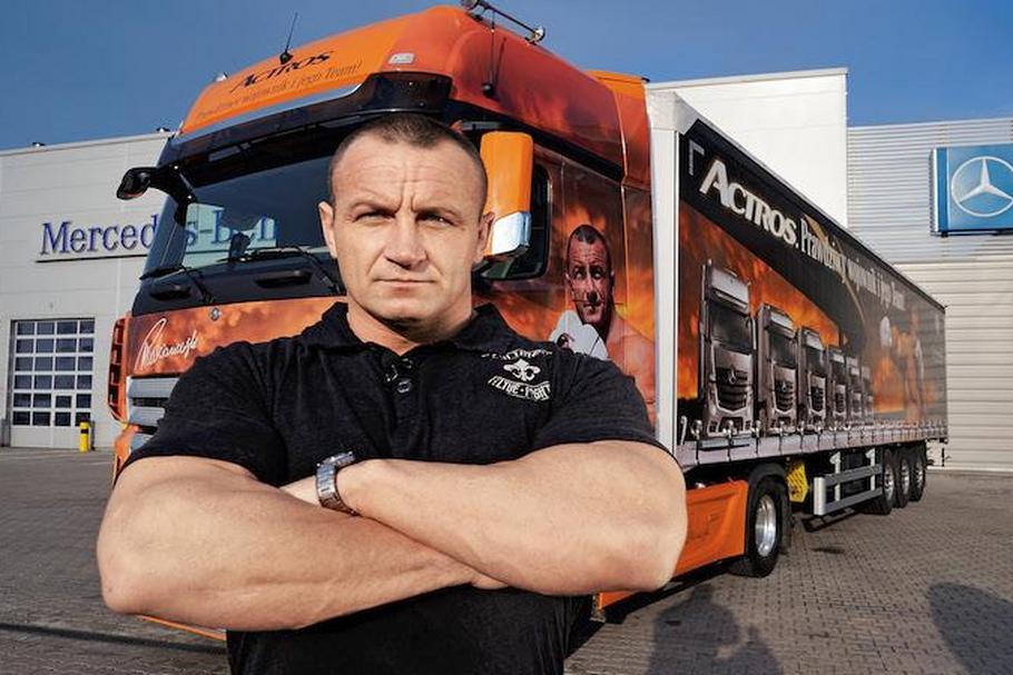 Mariusz "Pudzian" Pudzianowski to właściciel domu weselnego i firmy transportowo-spedycyjnej