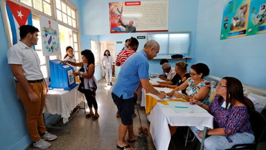 Kubańczycy zatwierdzają nową konstytucję, ale z rekordową liczbą głosów na "nie"