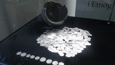 Skarb liczący 700 lat trafił do Muzeum Archeologicznego w Łodzi