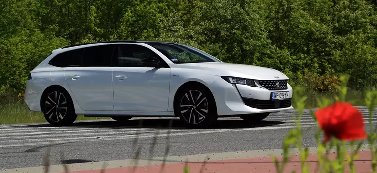 Peugeot 508 SW w hybrydowej wersji – rodzinne oszczędzanie