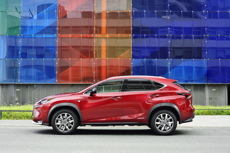  Lexus NX 300h